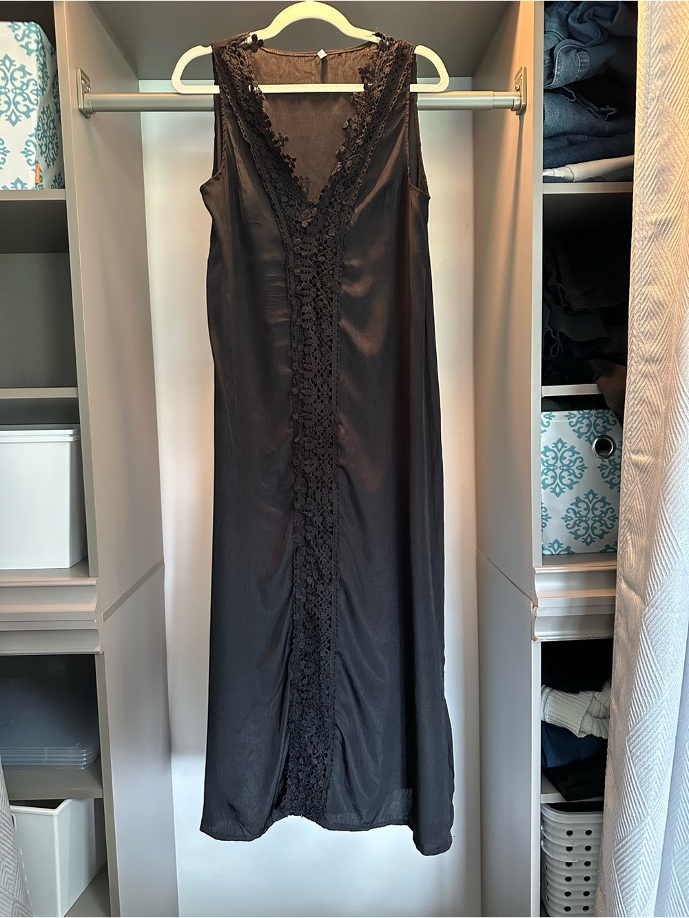 Black Lace-Trim Sleeveless Maxi Dress